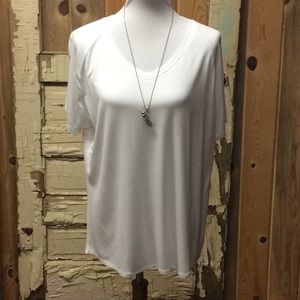 🏷SOLD- Oversized V-neck Tee